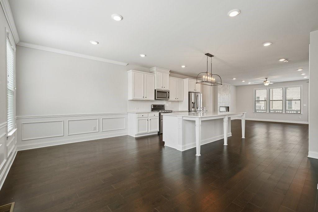 4240 Hickory Pines Alley