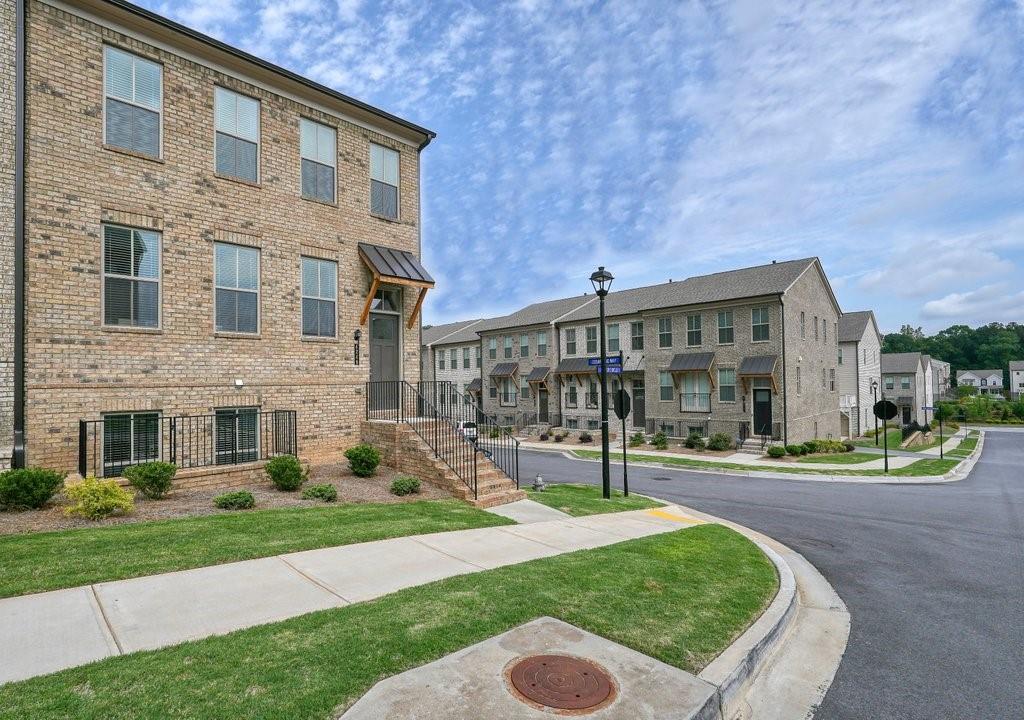 4240 Hickory Pines Alley