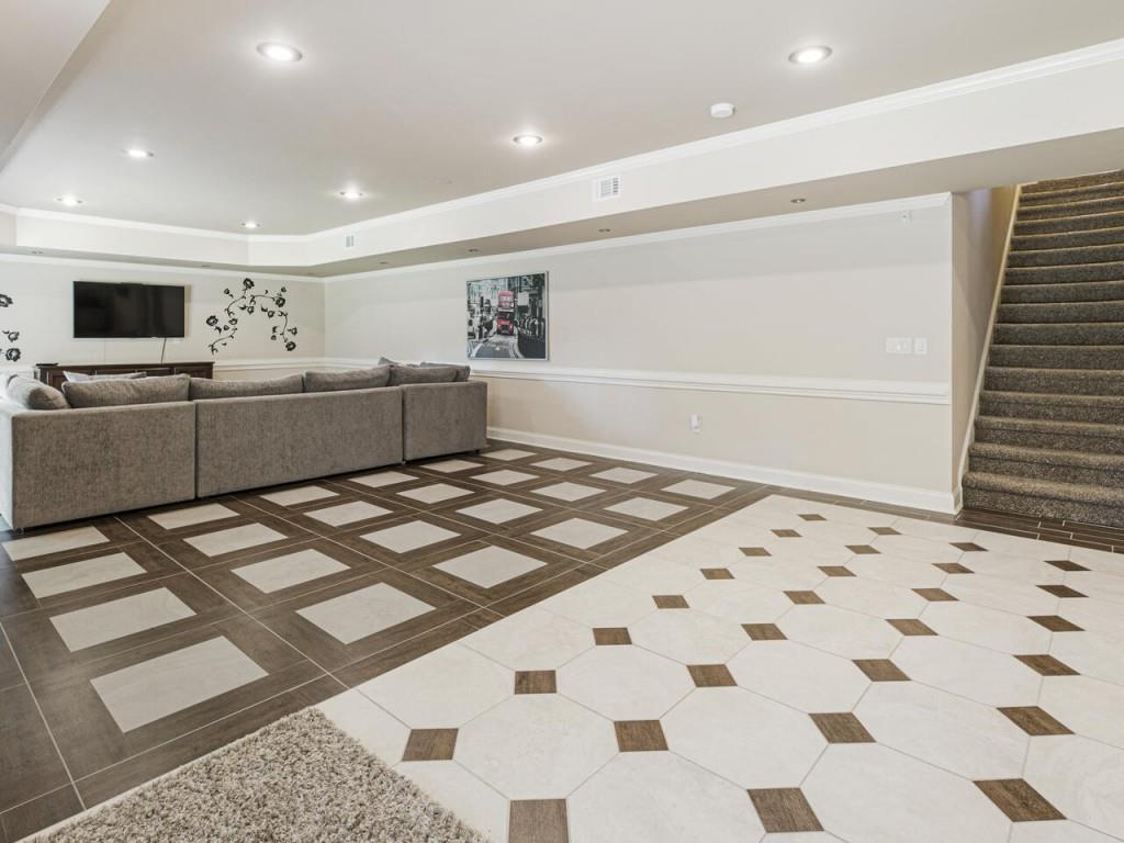 The Old Place At Crabapple - Residential