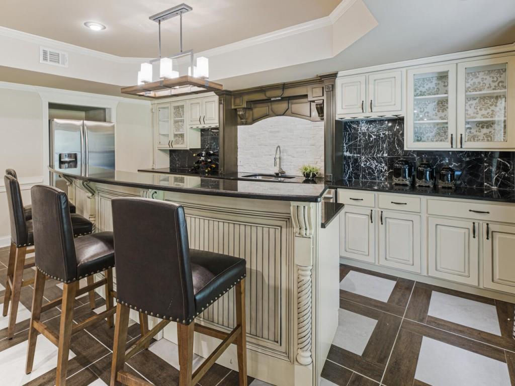 The Old Place At Crabapple - Residential