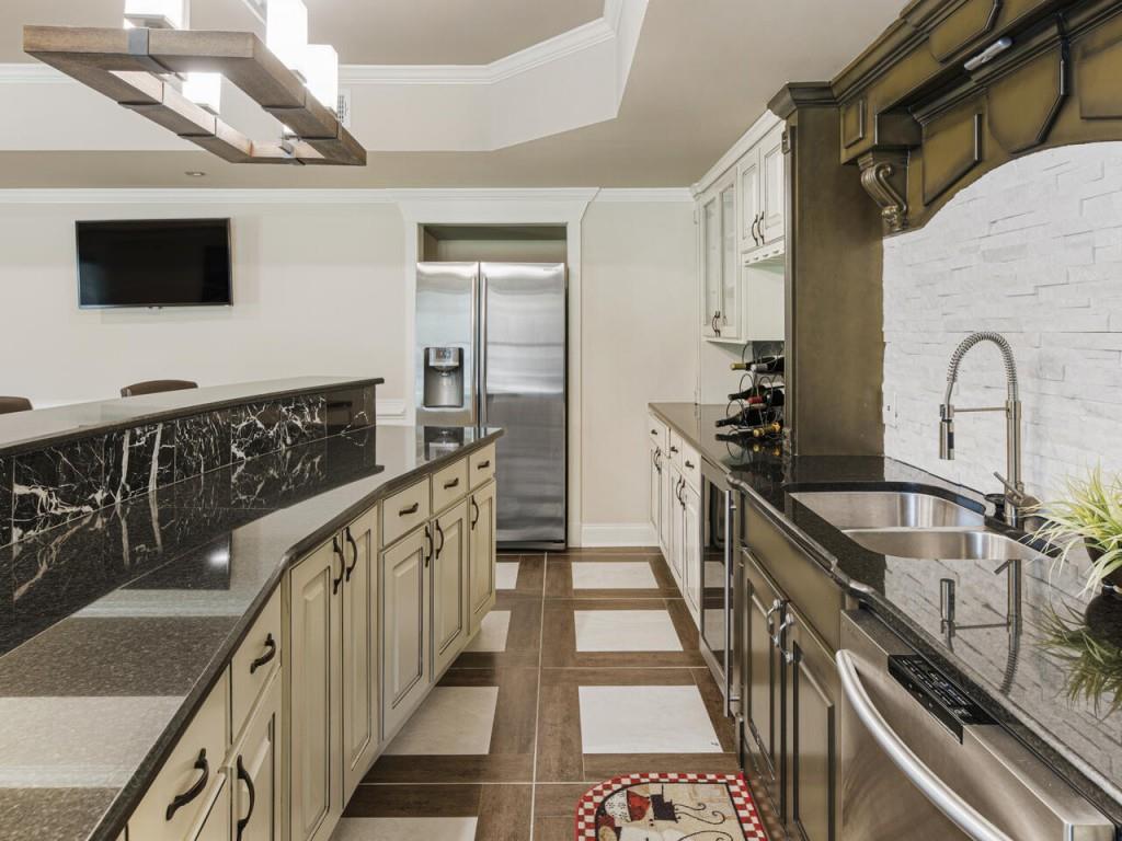 The Old Place At Crabapple - Residential