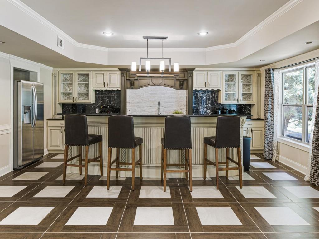 The Old Place At Crabapple - Residential