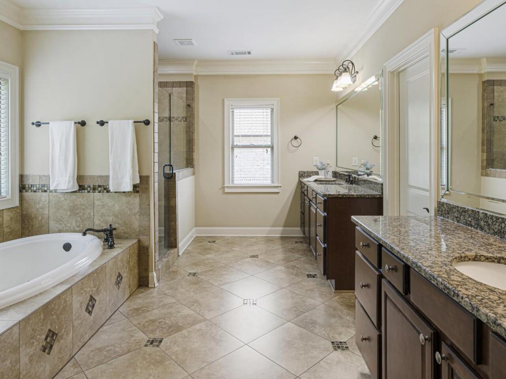 The Old Place At Crabapple - Residential