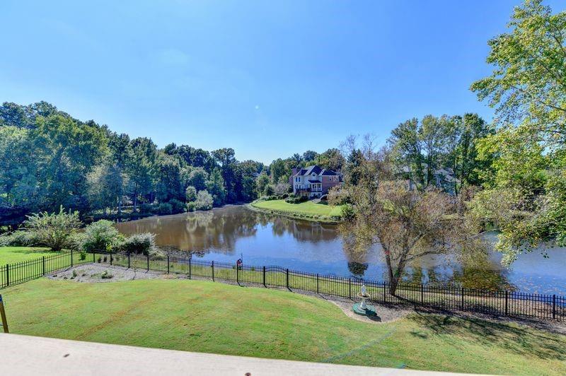 400 Lake Manor Trace