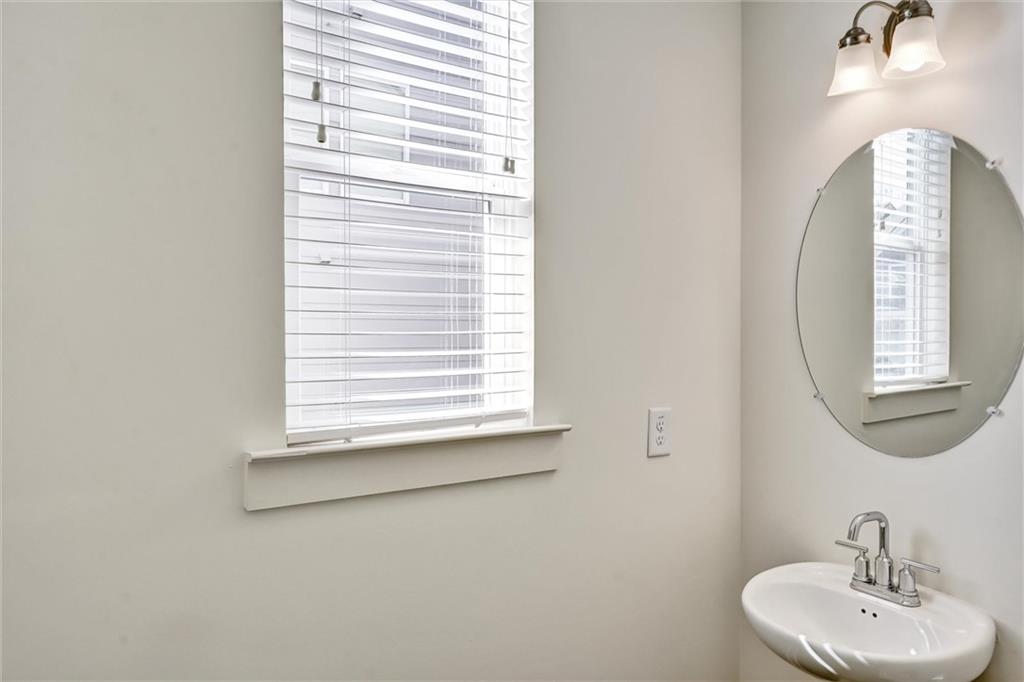 2240 Mulsanne Drive, Lithonia, Georgia image 9