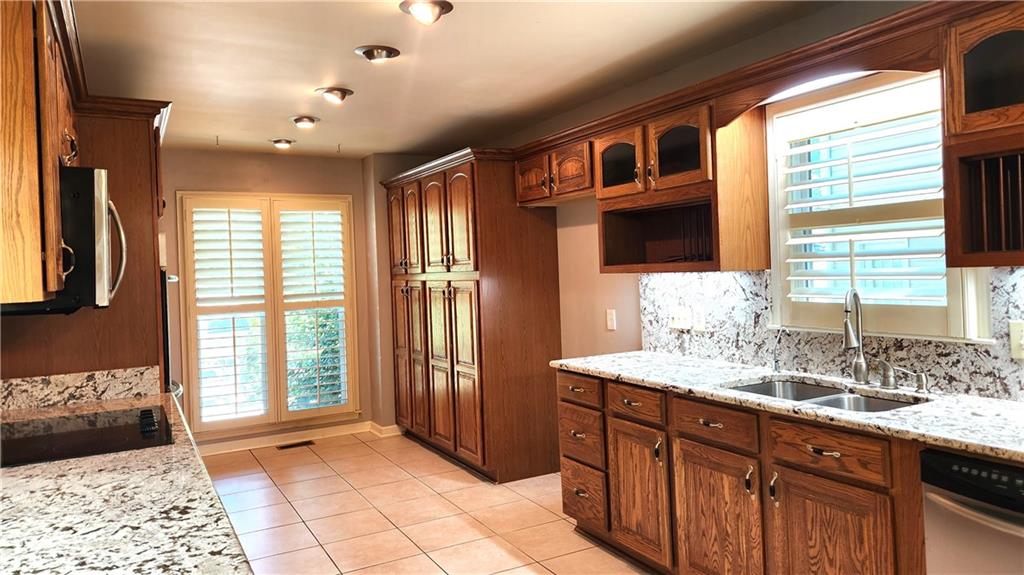 912 Feather Creek Lane