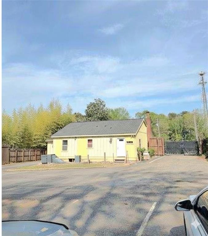 155 E Crogan Street E