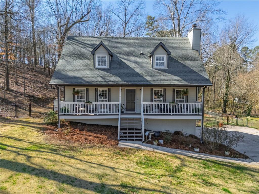 Welcome to 504 Hanover Court — a beautifully maintained home nestled on a quiet cul-de-sac in one of Woodstock’s most desirable neighborhoods. Just minutes from the vibrant shops, restaurants, and events of Downtown Woodstock, this location offers the perfect blend of small-town charm and modern convenience. Zoned for award-winning River Ridge High School, this home is ideal for families seeking top-tier education without sacrificing lifestyle.
Inside, you’ll find a warm and inviting layout with spacious living areas, generous natural light, and thoughtful updates throughout. Step outside to enjoy a peaceful, private backyard—perfect for relaxing, entertaining, or playing. Tucked within a tranquil neighborhood with minimal traffic, this is the kind of home where memories are made.
Don’t miss your chance to own a slice of serenity just minutes from everything Woodstock has to offer!