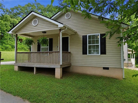Homes For Sale - 16 Moody Street St<br/> Cartersville, GA 30120