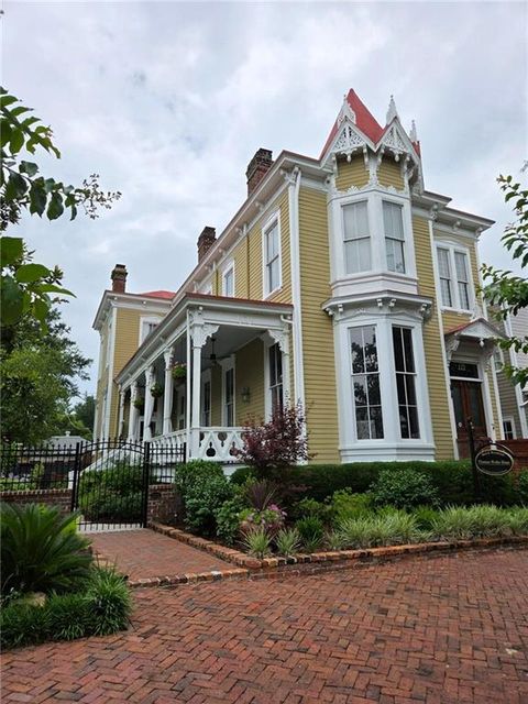 222 E Gwinnett Street Savannah GA 31401