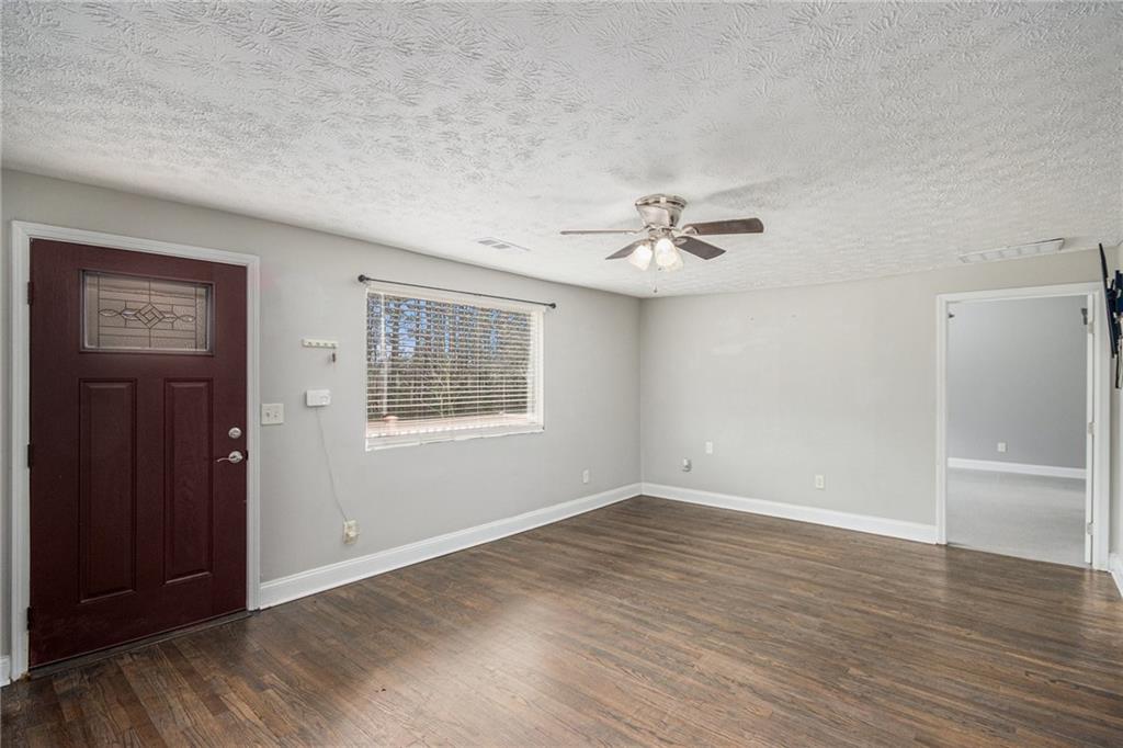 130 Poplar Road, Newnan, Georgia image 4