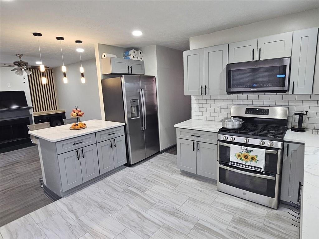 2565 CLOUD Lane