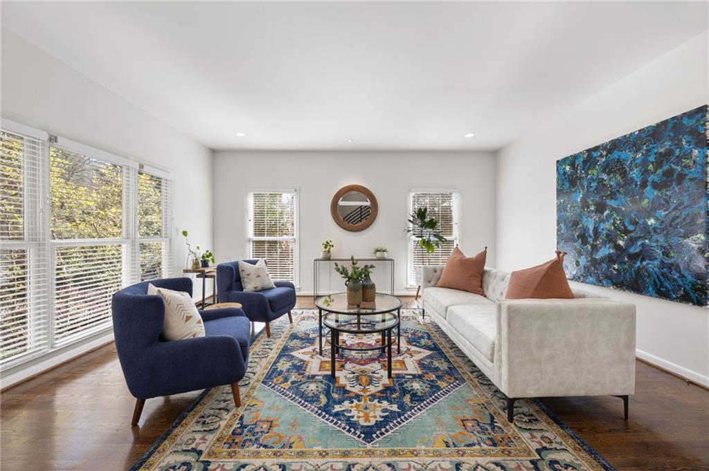 1013 Lenox Valley Drive NE