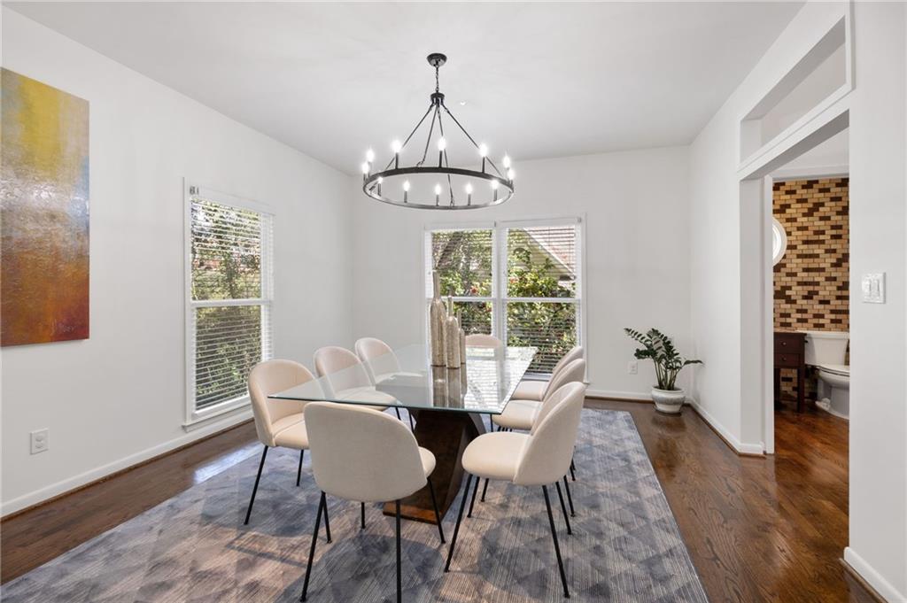 1013 Lenox Valley Drive NE