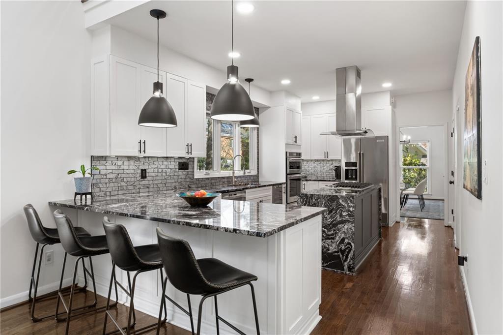 1013 Lenox Valley Drive NE