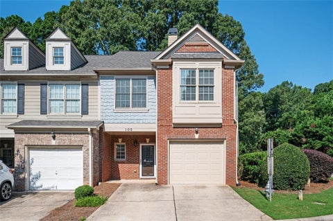 Townhouse For Sale - 100 Red Barn Lane<br/> Acworth, GA 30102