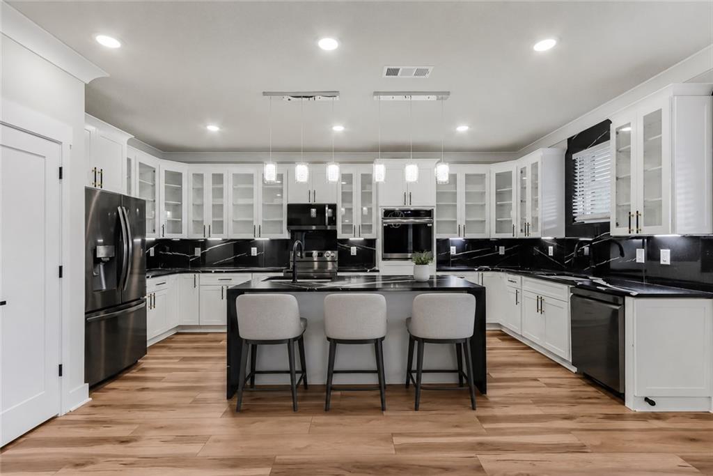 392 Price Place