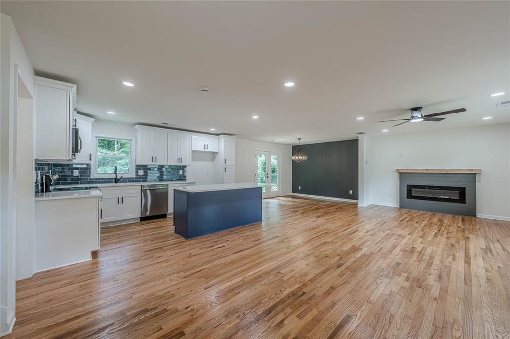 2550 Miriam Lane