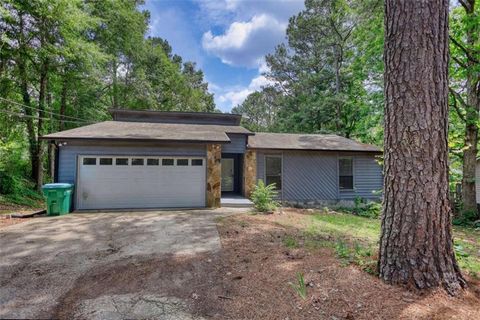 Homes For Sale - 2660 Hewatt Road<br/> Snellville, GA 30039