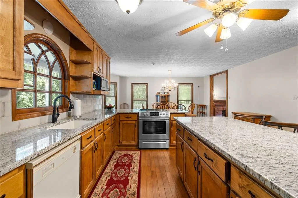 Locust Grove, Georgia 30248, United States, 3 Bedrooms Bedrooms, ,3 BathroomsBathrooms,Residential,Active,197007