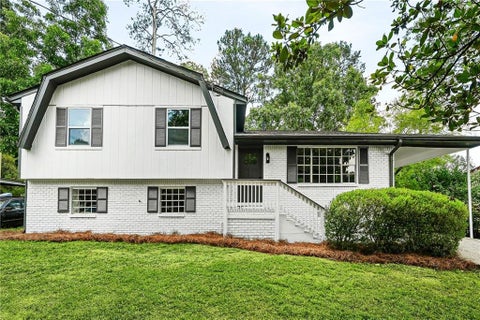 Homes For Sale - 8276 San Jose Trail<br/> Jonesboro, GA 30236
