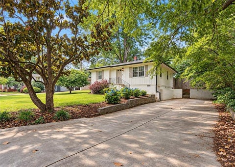 Homes For Sale - 1005 Ridgecrest Drive<br/> Smyrna, GA 30080