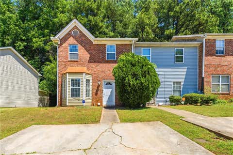 Townhouse For Sale - 7237 Crestside Drive<br/> Austell, GA 30168