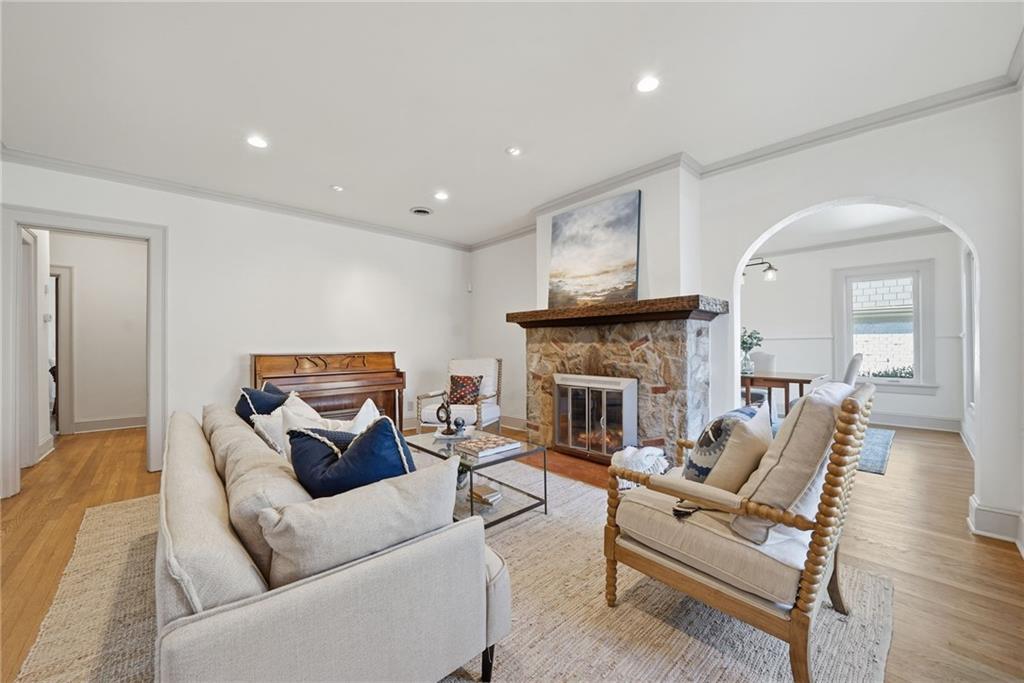 761 E Morningside Drive NE