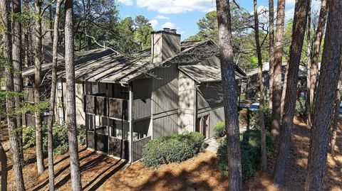 Condo For Sale - 903 Cumberland Court<br/> Smyrna, GA 30080