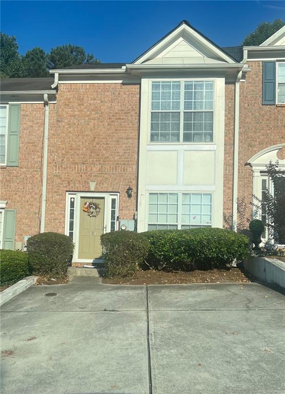 New Listing! Priced to Sell!
Well maintained Spacious & Versatile Townhome – Ideal as a primary residence or an income-producing rental, this property has 2 bedrooms with 2 and a half baths. Each bedroom has its own full bath. Perfect roommates plan. Situated just minutes from I-20, Stonecrest Mall, and an array of shopping and dining options, it combines a great location with low-maintenance living.