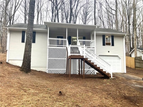 Homes For Sale - 8510 Lynn Drive<br/> Gainesville, GA 30506