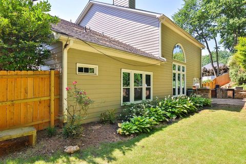 A home in Dacula