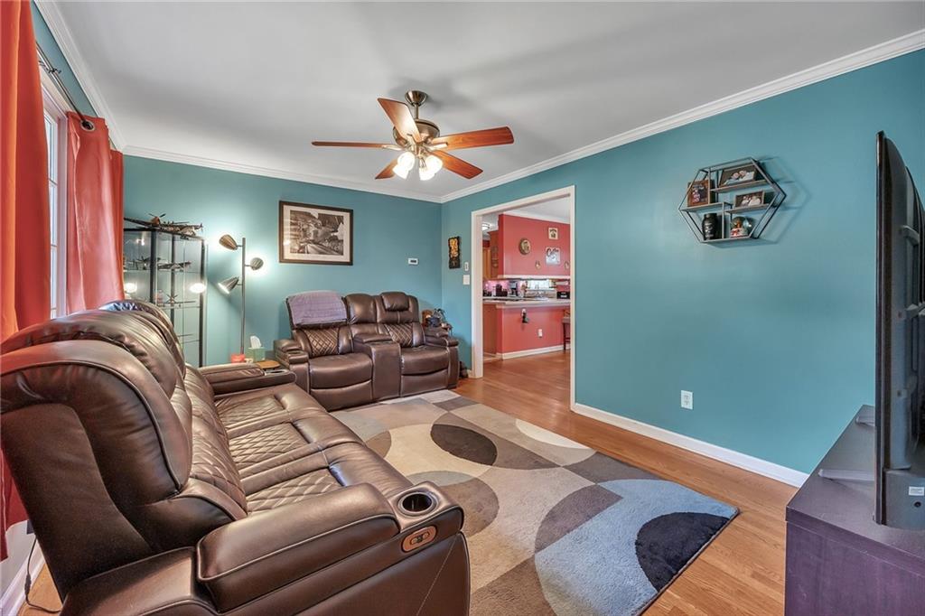 3761 Lindley Circle, Powder Springs, Georgia image 9