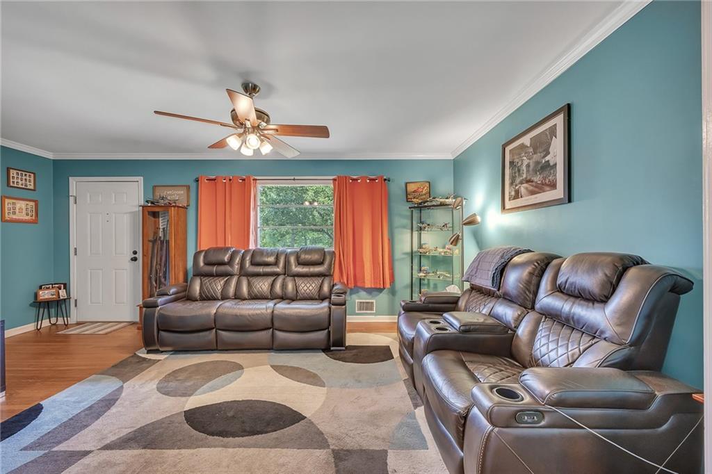 3761 Lindley Circle, Powder Springs, Georgia image 6
