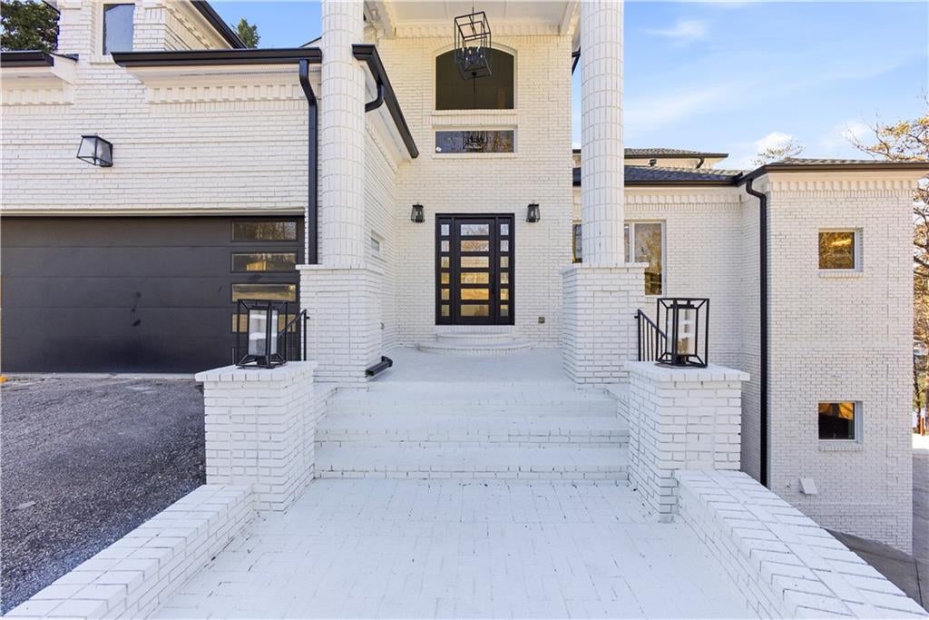 2390 Peachtree Road