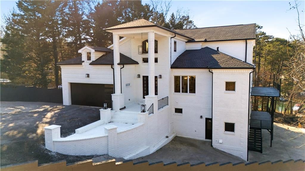 2390 Peachtree Road
