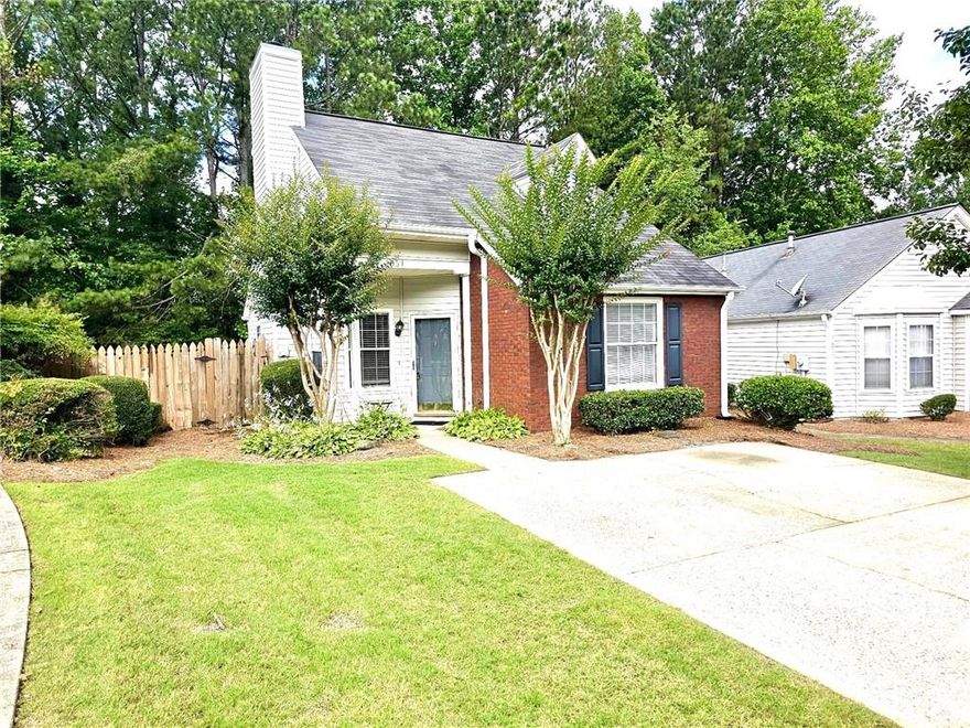 Cosy house in a very well kept subdivision. 2 bed 2 bath with a loft that can be used as office or family room. Small patio and a fenced backyard. Great Location.
Requirements are: 5 years of rental history. No evictions, no bankruptcies or criminal background. Only small pets under 20 lb are allowed. Application fee is $75/applicant. Deposit is same as rent.