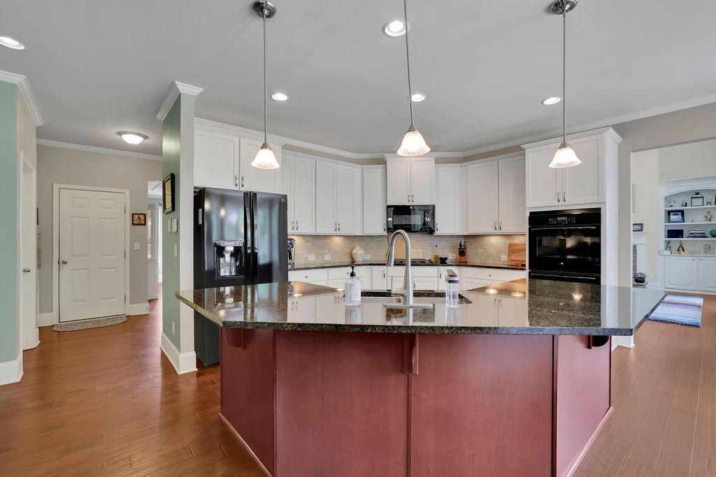 4100 Secret Shoals Way