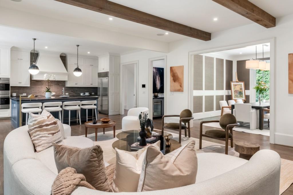 723 Glenairy Court