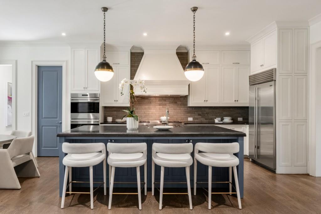 723 Glenairy Court