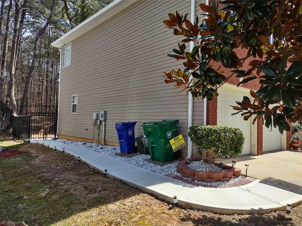 1074 Deshon Trail, Lithonia, Georgia image 2