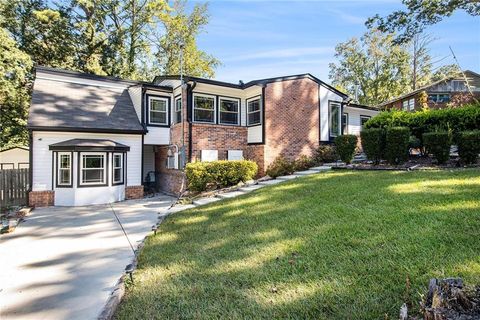 Homes For Sale - 764 Caribbean Drive<br/> Forest Park, GA 30297