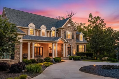 6225 Random Winds Bluff Gainesville GA 30506