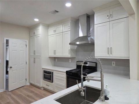 Townhouse For Rent - 2424 Elkhorn Ter<br/> Duluth, GA 30096