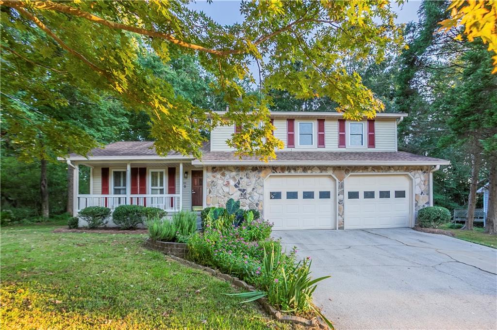 Located just minutes from I-675, this 3-bedroom, 2-bathroom multi-split home offers a spacious and functional layout. The main level features a formal living room and formal dining room, along with an updated kitchen showcasing white shaker-style cabinets and granite countertops.
The lower level includes a cozy living area with a stone-faced fireplace, perfect for relaxing or entertaining. All bedrooms are located on the upper level, with the primary suite featuring a tiled shower. The secondary bedrooms and bathroom are generously sized.
Upgrades include new carpet and LVP flooring throughout the home, new light fixtures, a full exterior repaint, repainted cabinets and a refresh of both bathrooms.
Additional features include a laundry area in the garage, a backyard pergola, and a storage shed for extra convenience.
Discounted rate options and no lender fee future refinancing may be available for qualified buyers of this home.