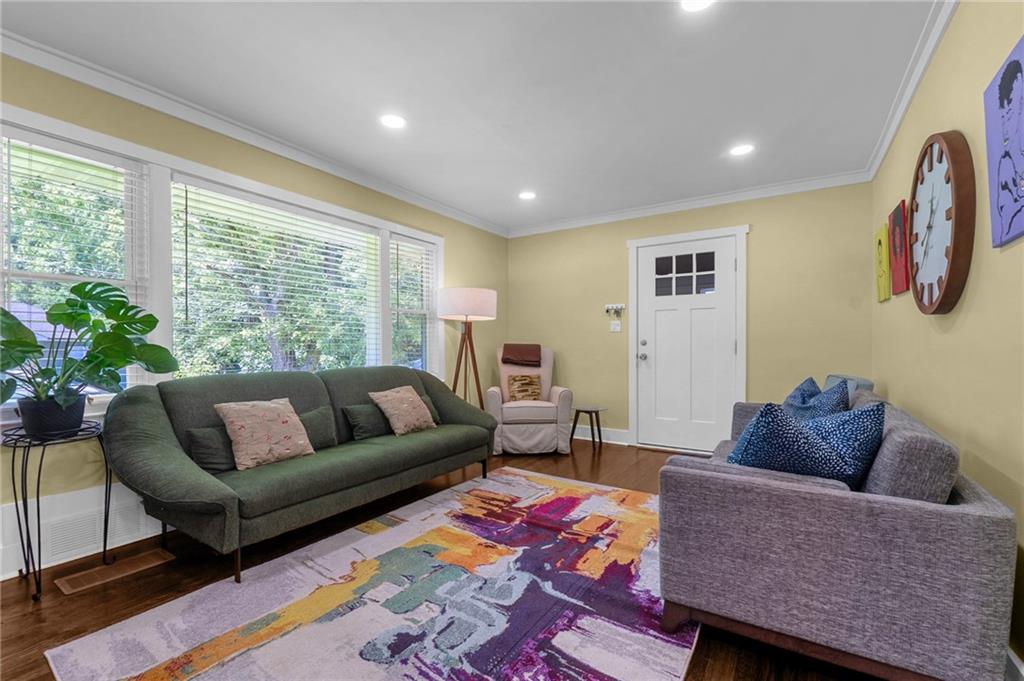 2011 Lexington Avenue