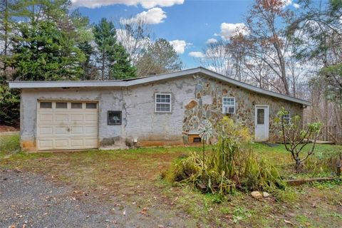 A home in Dawsonville