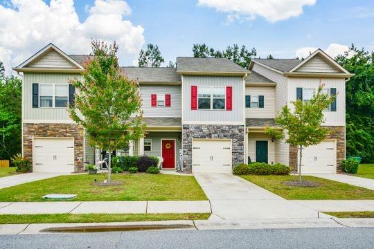 692 Oakside Place, Acworth, Georgia image 2