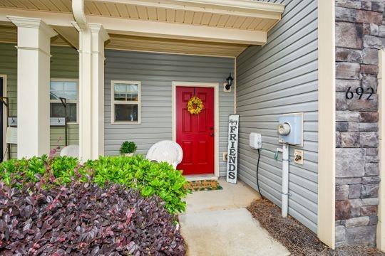 692 Oakside Place, Acworth, Georgia image 3