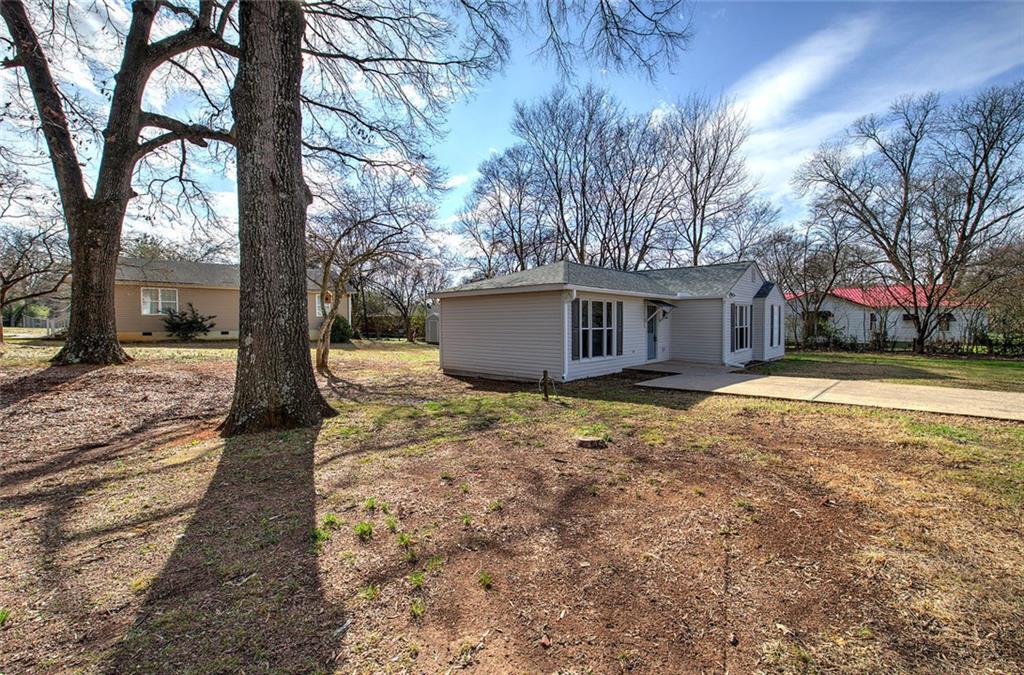 30 Grove Circle